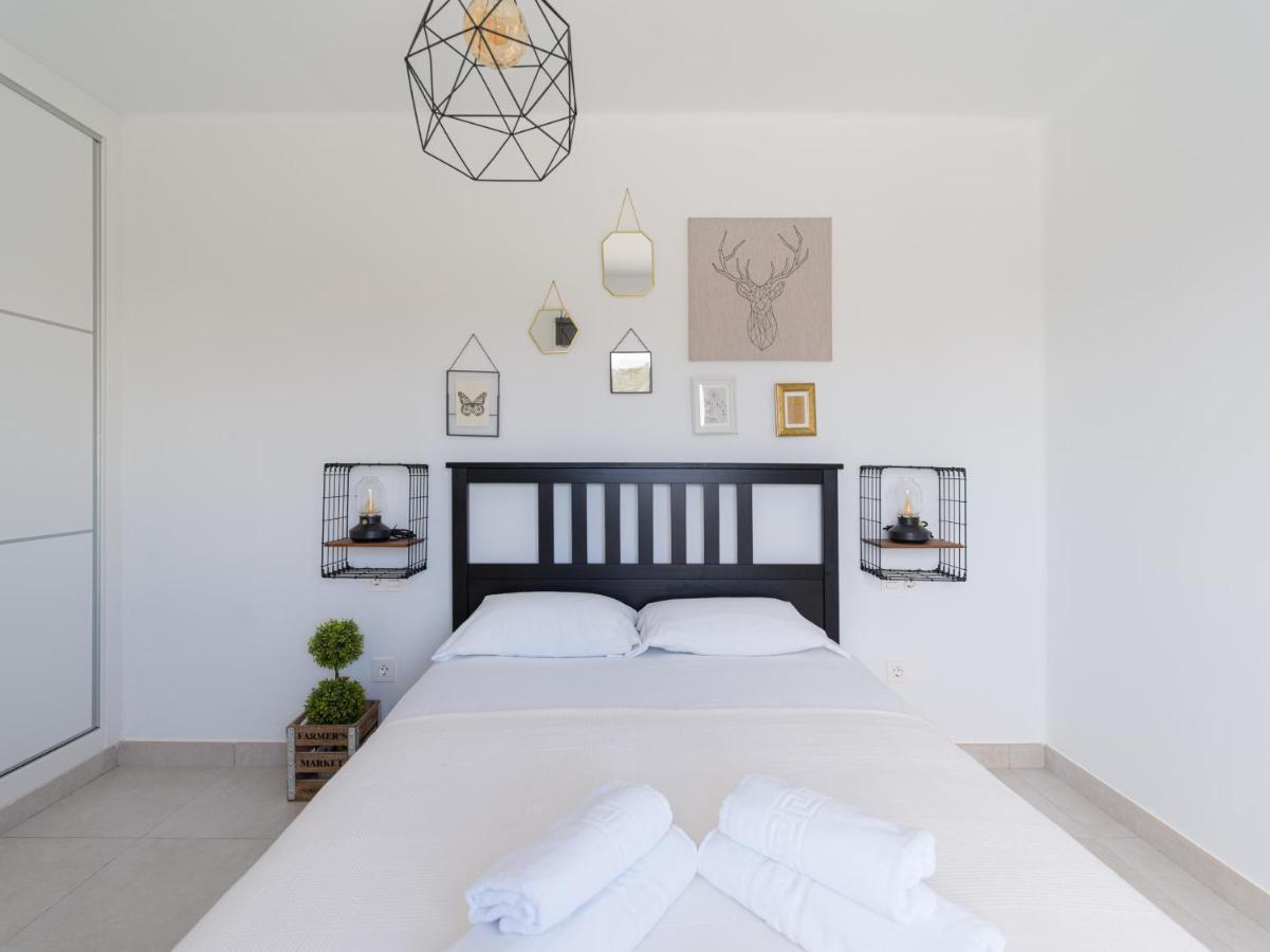 Homeforguest Sunset Senator With Pool And Terrace In 科斯塔特吉塞 外观 照片